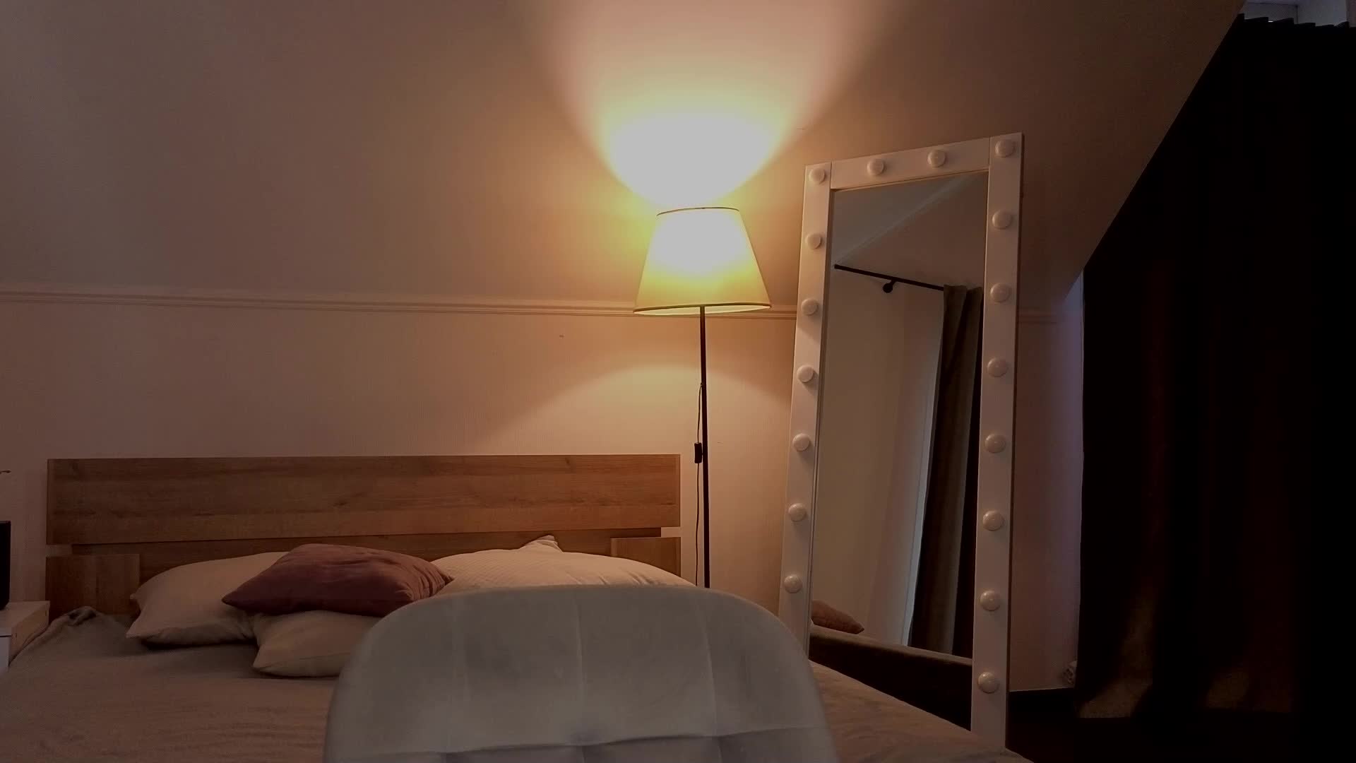 Necucubi Cam Model Chat December 5, 2025