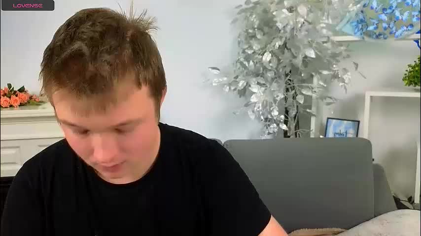 ollistiw Cam Model Chat December 5, 2025