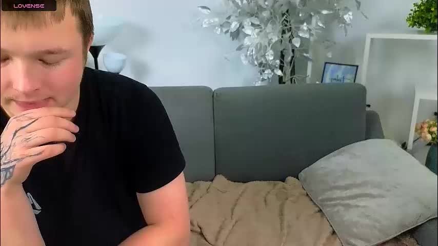 ollistiw Cam Model Chat December 5, 2025