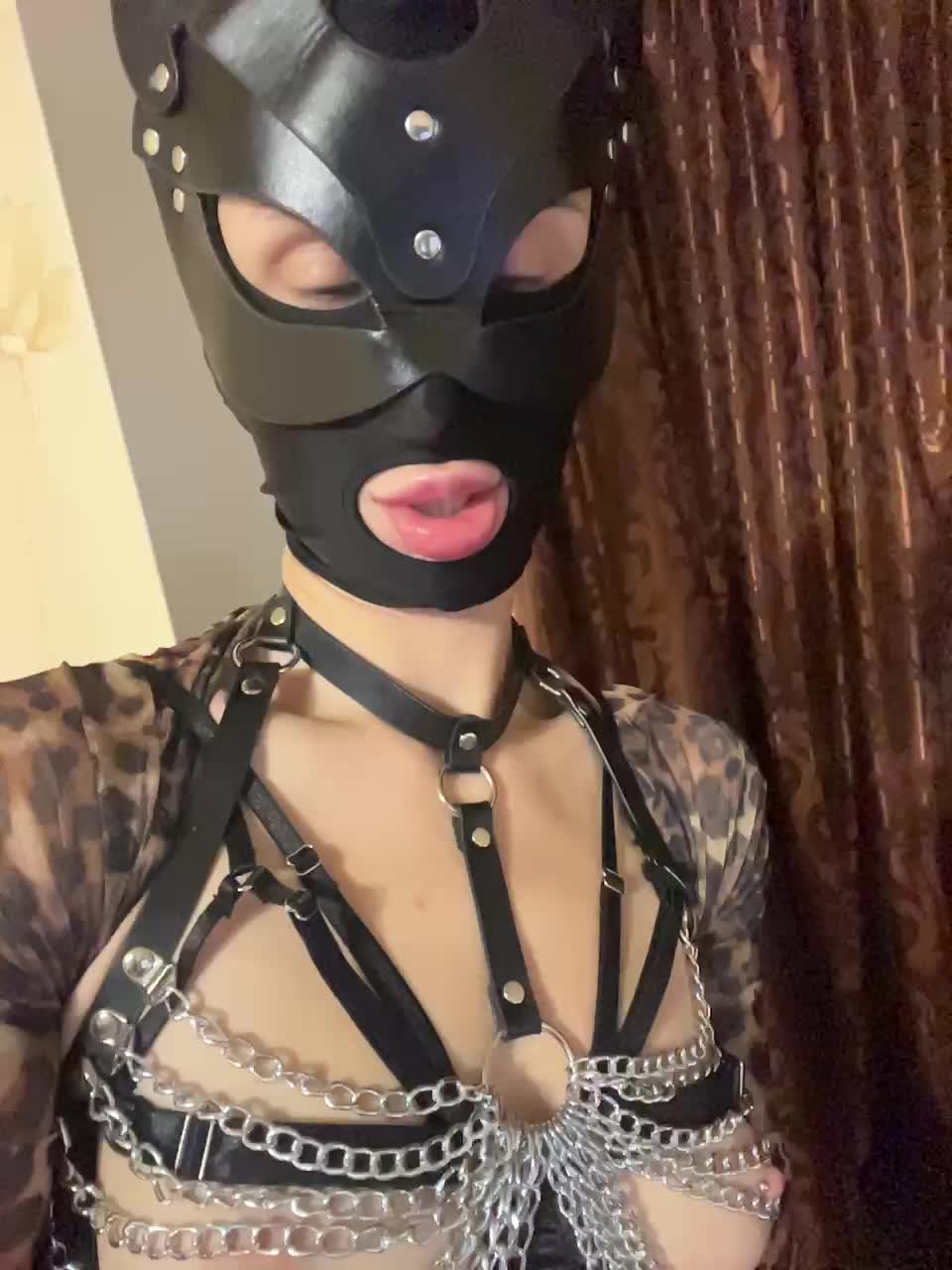 MadmenLovers Cam Model Chat December 7, 2025