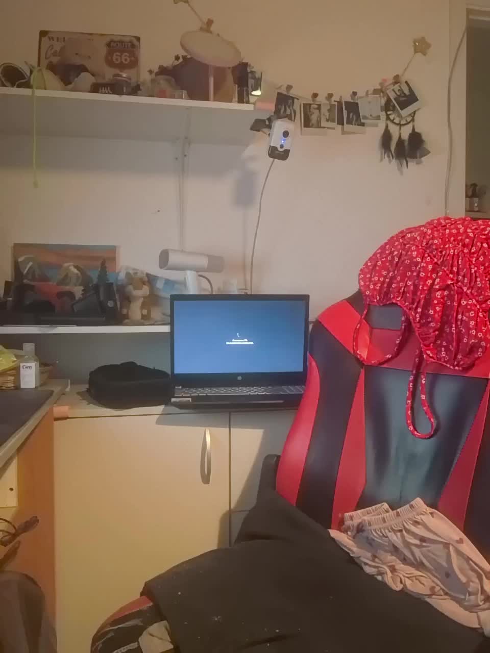 bonniewoods23 Cam Model Chat December 7, 2025