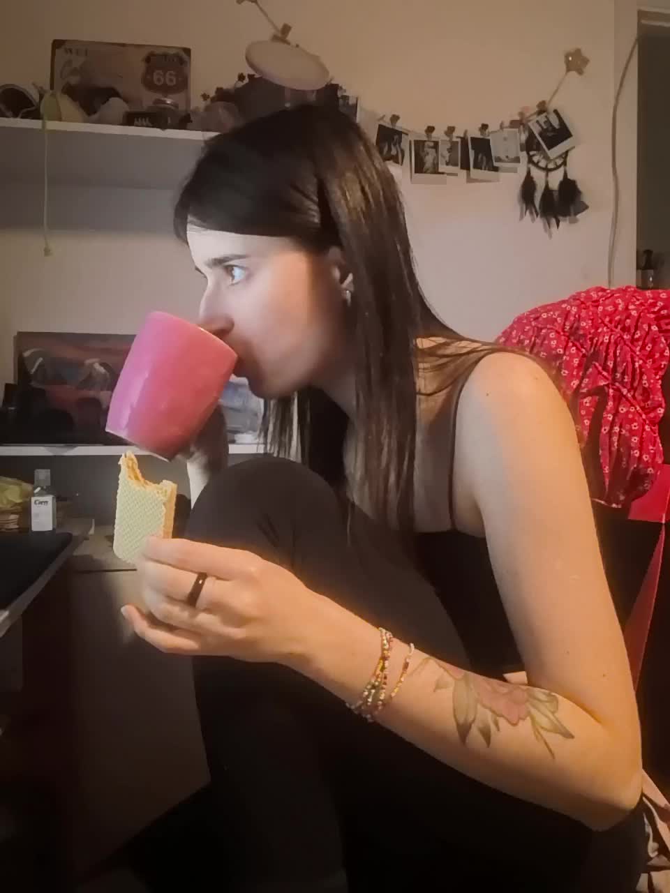 bonniewoods23 Cam Model Chat December 7, 2025