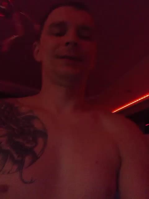 Niki233221 Cam Model Chat December 7, 2025