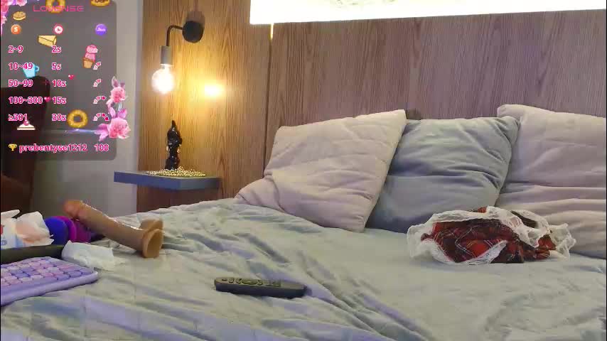 aurora_radiance Cam Model Chat December 7, 2025