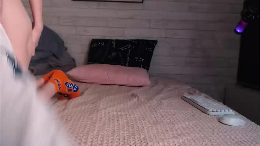 dreamgirl7777777 Cam Model Chat December 7, 2025