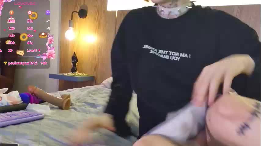 aurora_radiance Cam Model Chat December 7, 2025