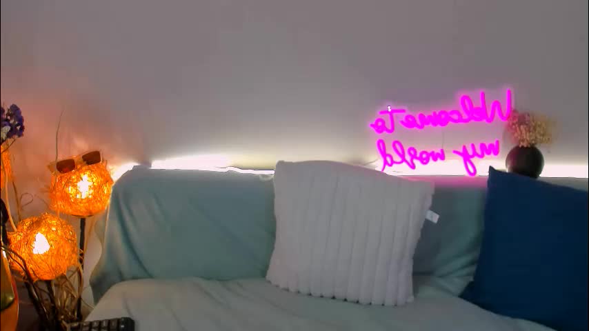 lucia_lucky Cam Model Chat December 7, 2025