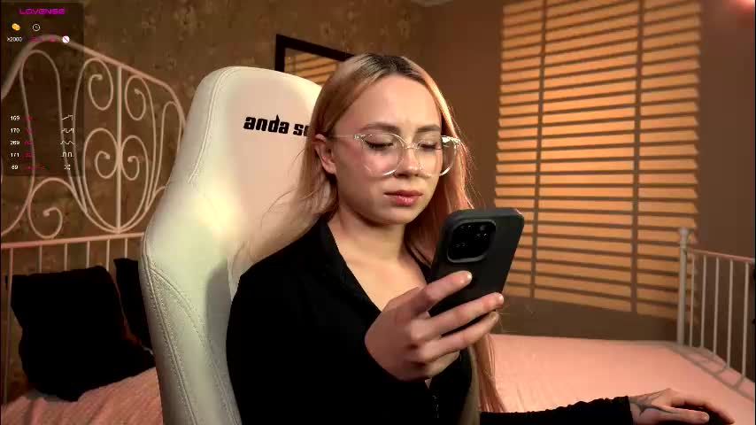 stayin_alive_ Cam Model Chat December 7, 2025