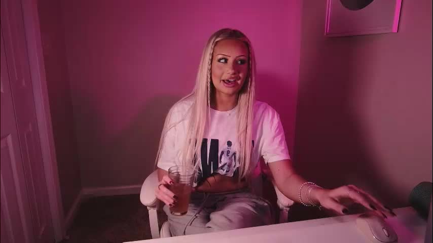 daisyy888 Cam Model Chat December 7, 2025