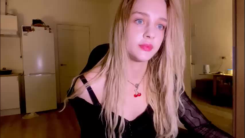 sailormoon666_ Cam Model Chat December 7, 2025
