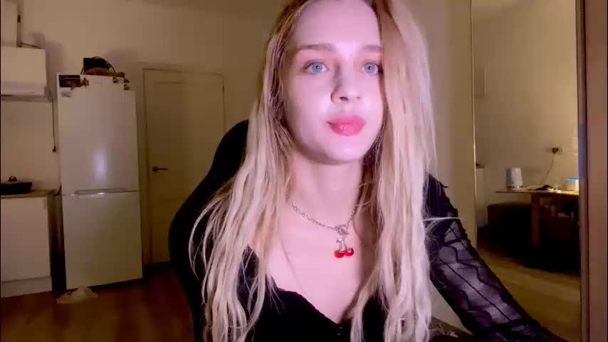 sailormoon666_ Cam Model Chat December 7, 2025