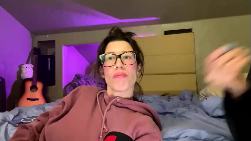 bigkitties69 Cam Model Chat December 7, 2025