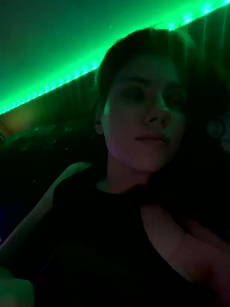 Sex_in_Wonderland Cam Model Chat December 8, 2025