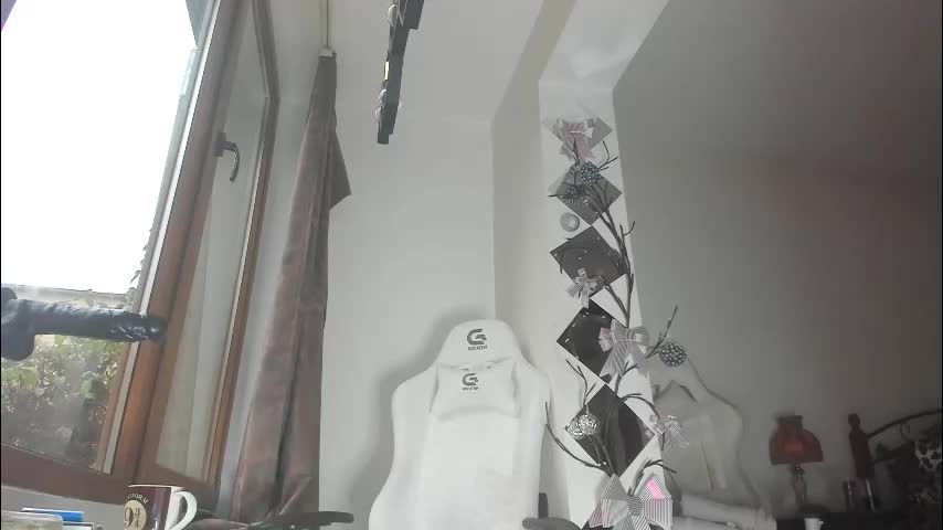 jennywildd Cam Model Chat December 8, 2025