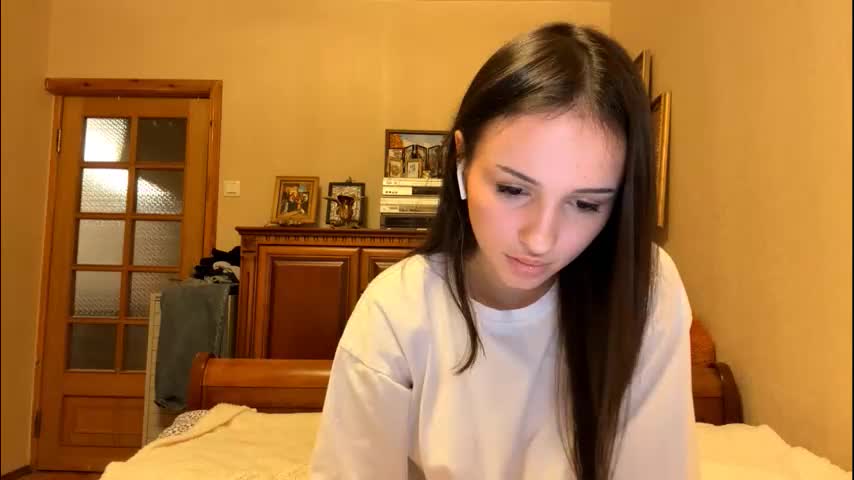 elizabethrabin Cam Model Chat December 9, 2025