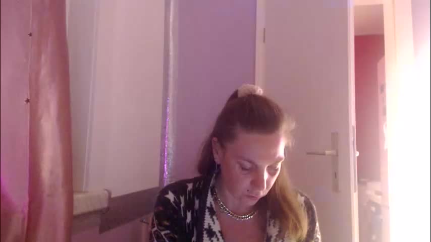 melli23 Cam Model Chat December 9, 2025