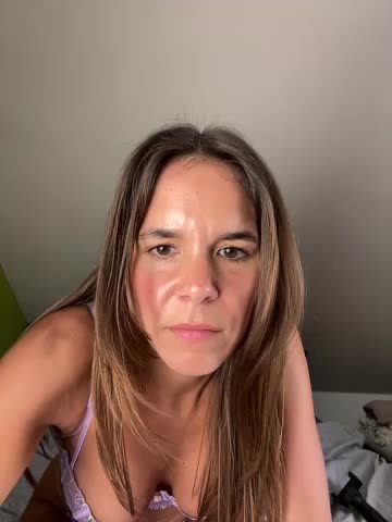 JuicyFruits93 Cam Model Chat December 9, 2025