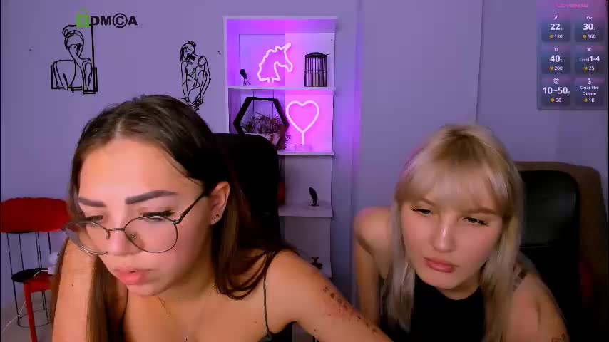 kiki_swan Cam Model Chat December 9, 2025