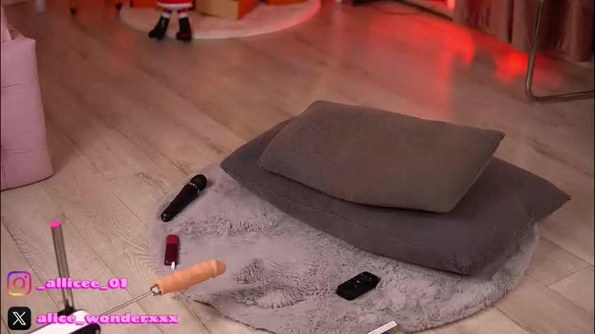 vanessasimon Cam Model Chat December 9, 2025