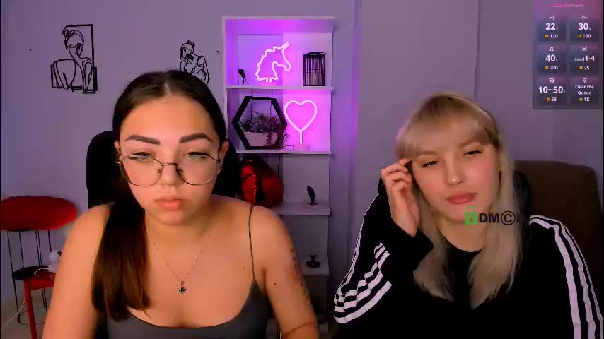 kiki_swan Cam Model Chat December 9, 2025