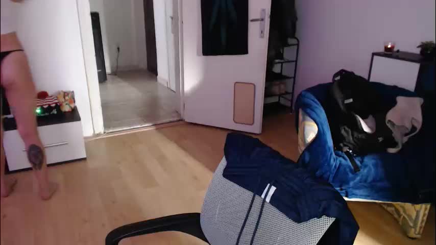 aliens4twenty Cam Model Chat December 9, 2025