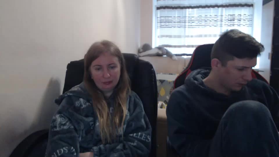 jenisandpeter Cam Model Chat December 9, 2025