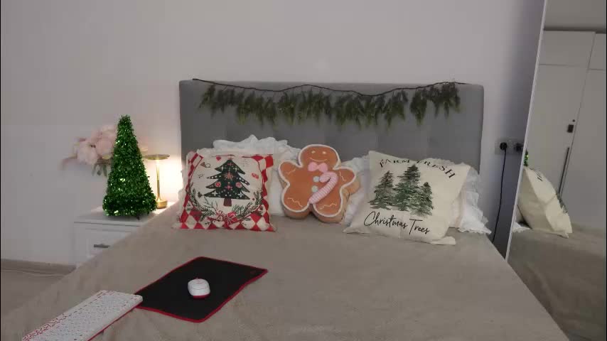 fiamoor Cam Model Chat December 10, 2025