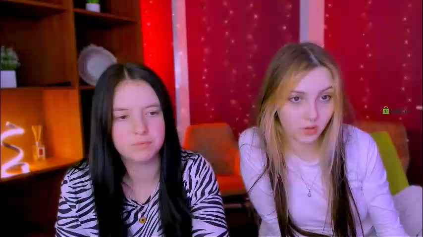 luna_tin Cam Model Chat December 10, 2025