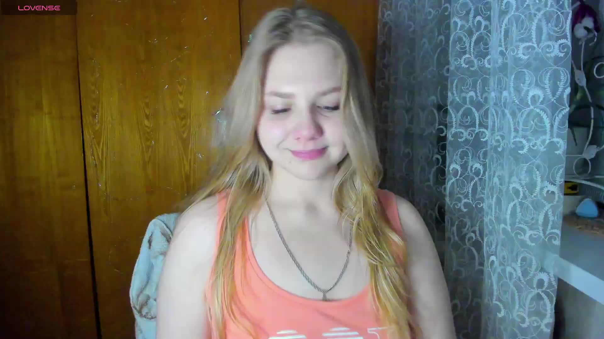 Emma-Frizea Cam Model Chat December 10, 2025