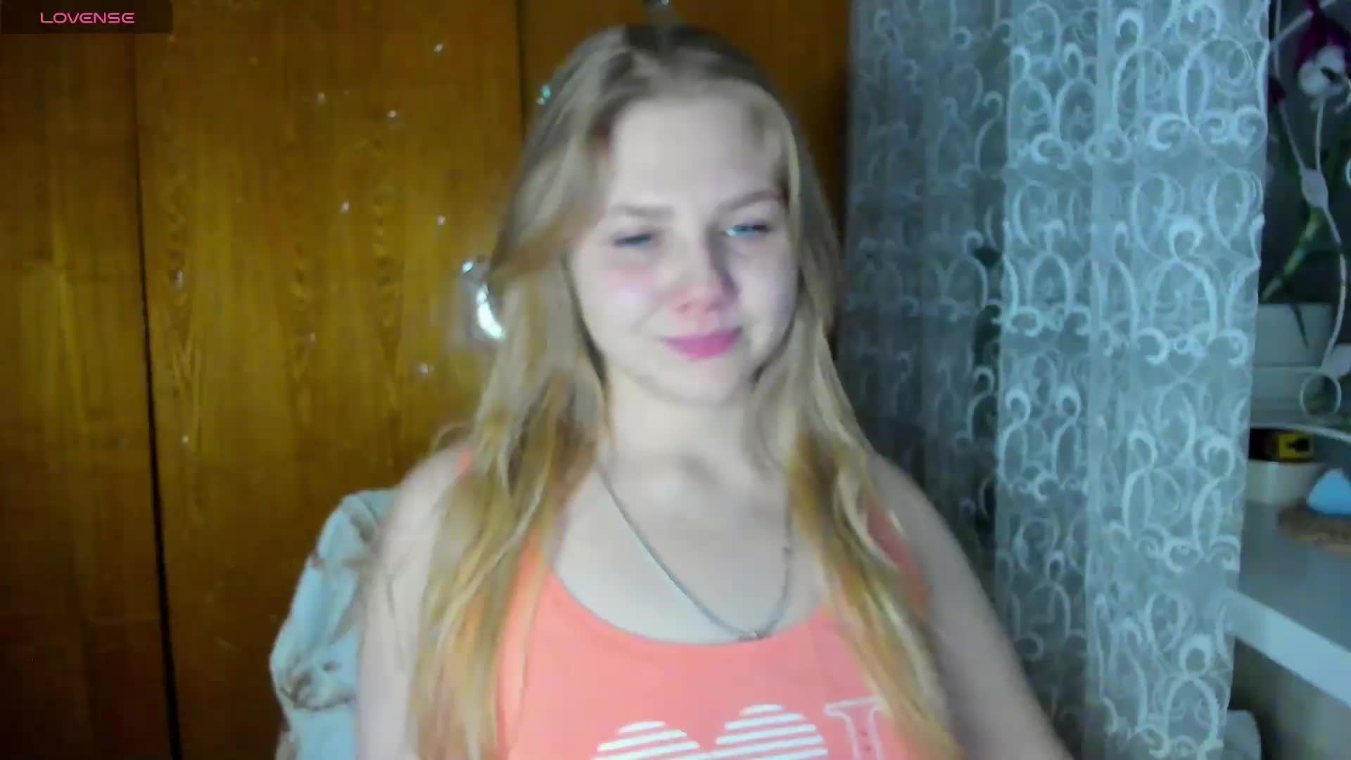 Emma-Frizea Cam Model Chat December 10, 2025