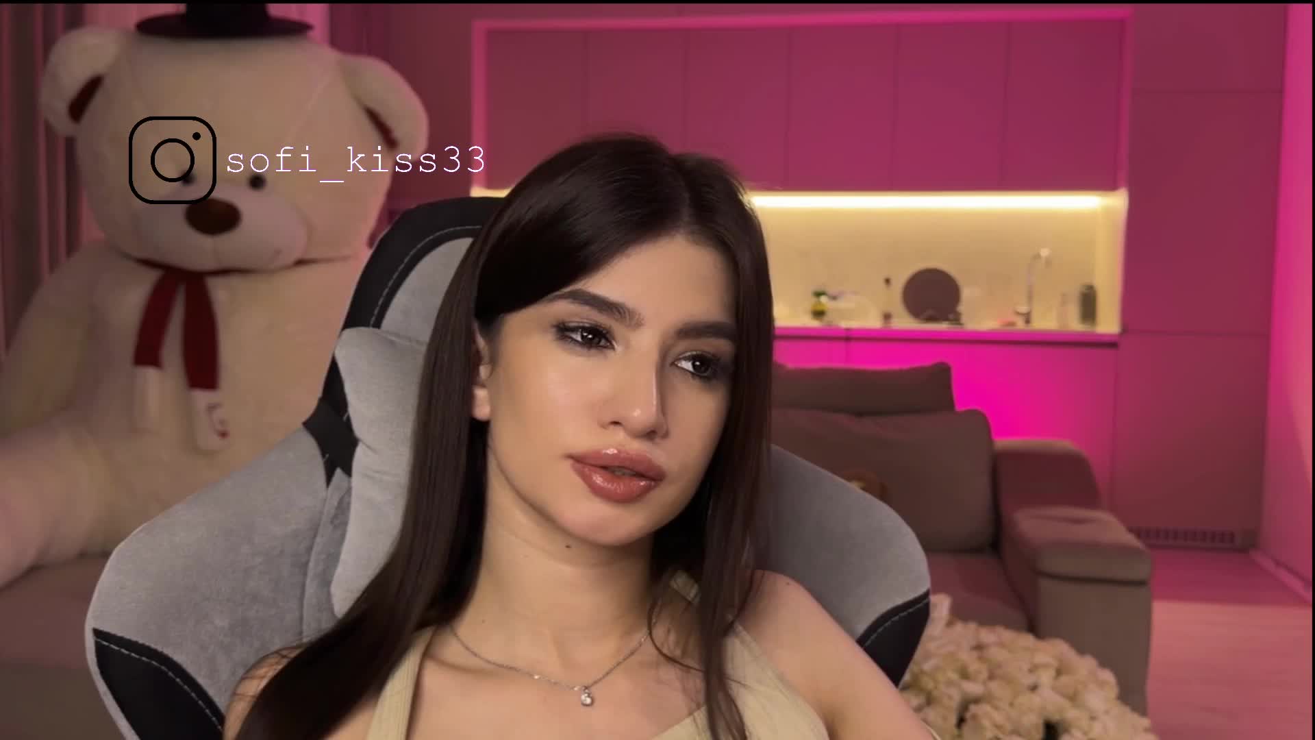 Sofi-Mi Cam Model Chat December 10, 2025