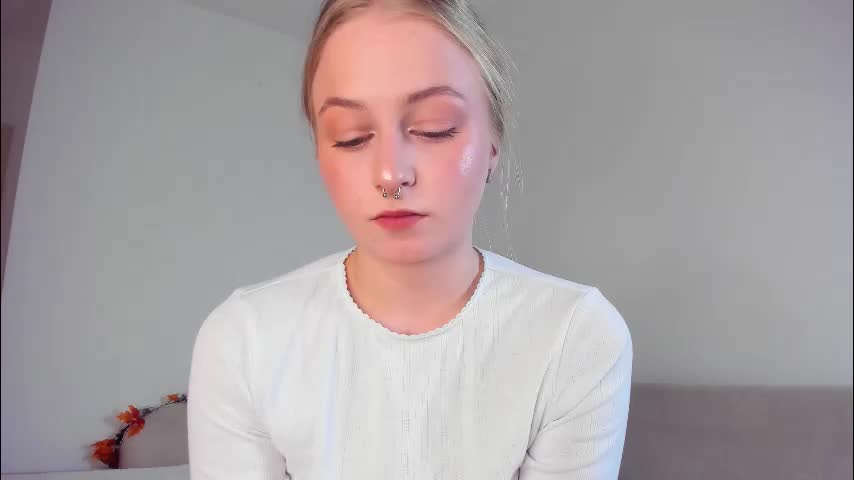 mia_meows Cam Model Chat December 10, 2025