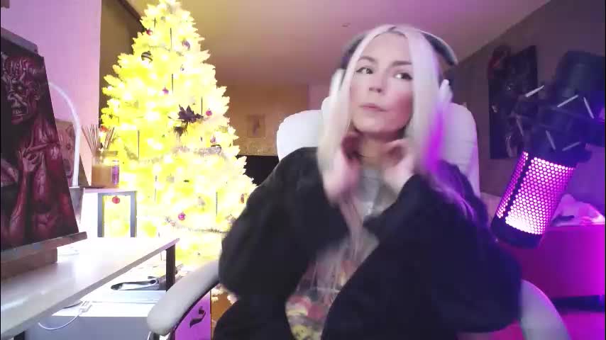 tinykylie Cam Model Chat December 10, 2025