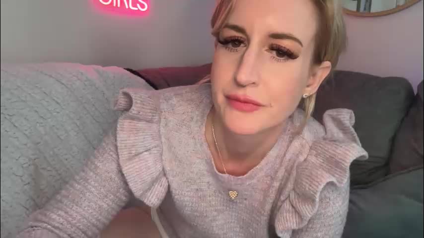 officiallyonlytams Cam Model Chat December 10, 2025