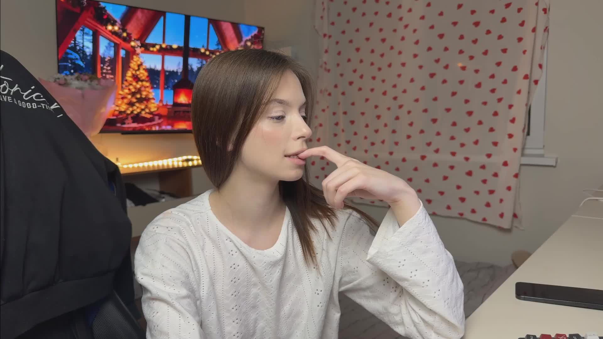 AsyaSky Cam Model Chat December 10, 2025