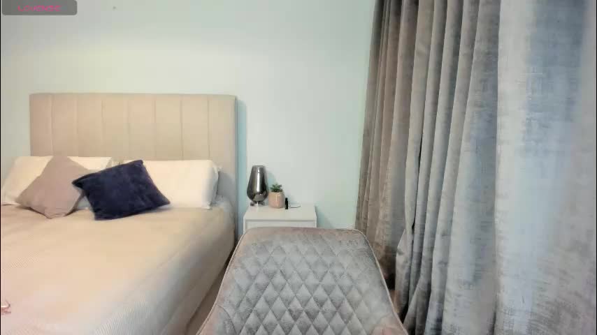 sylvia_di Cam Model Chat December 11, 2025