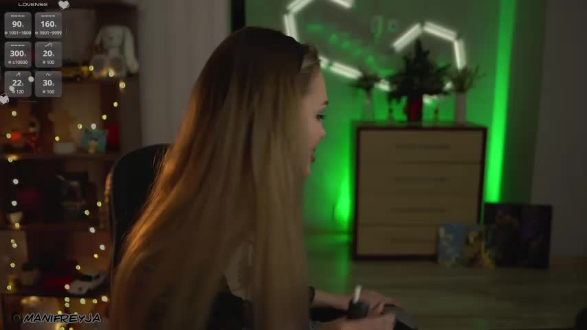 ManiFreyja Cam Model Chat December 11, 2025