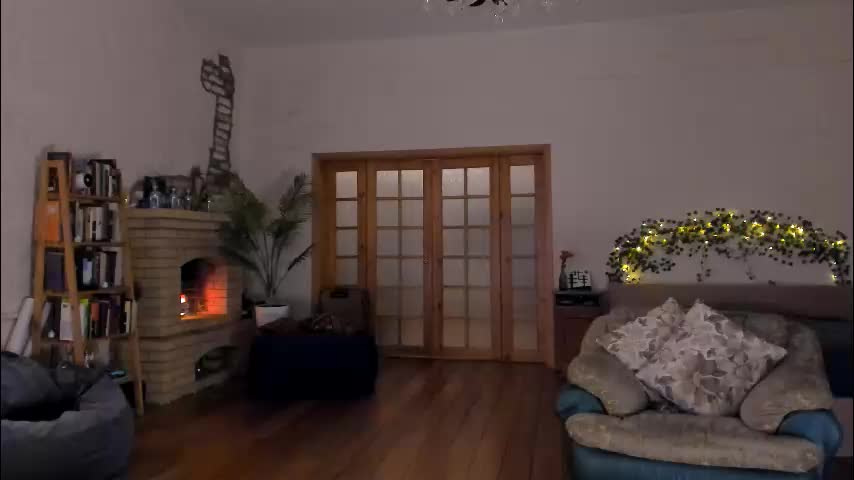 michi_souffl Cam Model Chat December 11, 2025