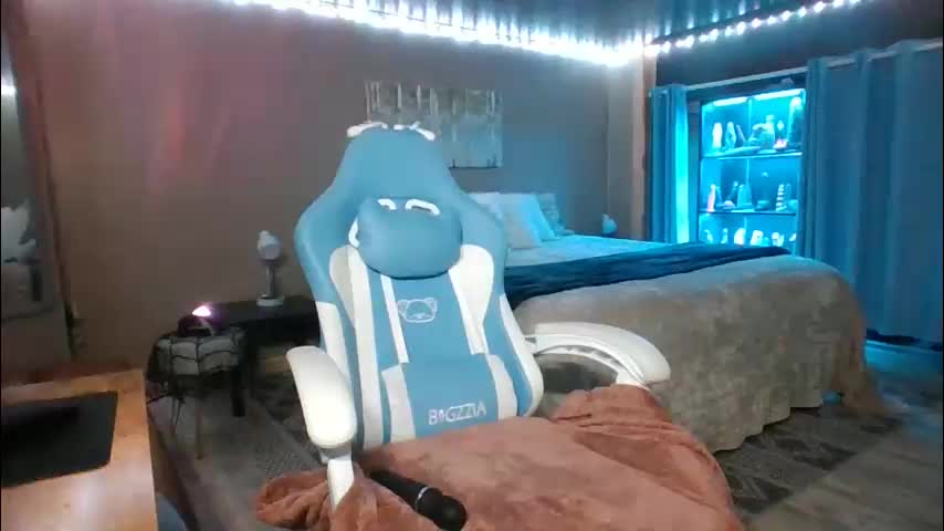 mavismable Cam Model Chat December 11, 2025