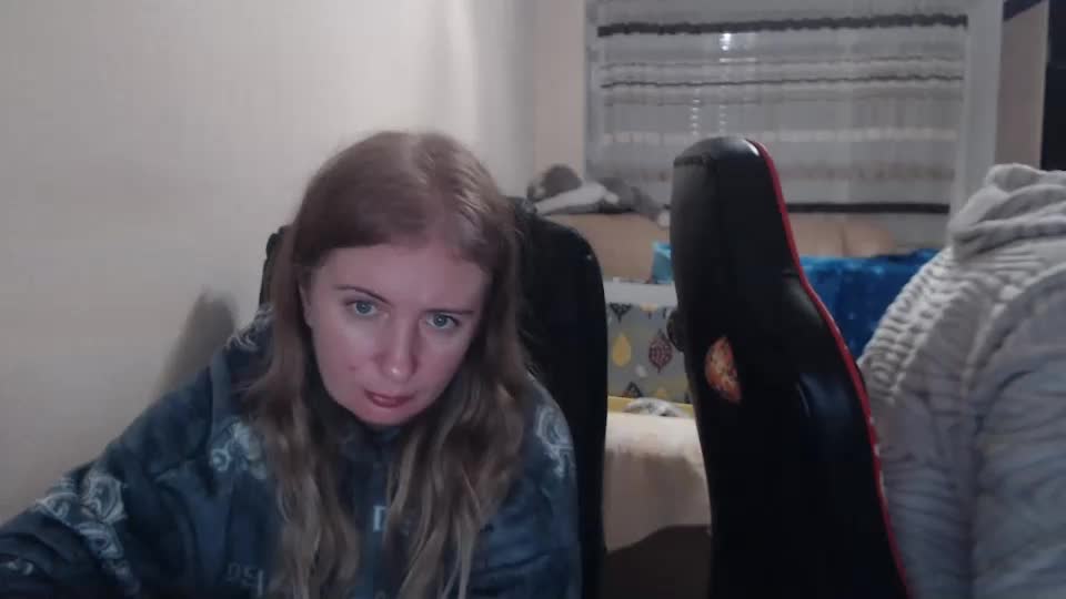 jenisandpeter Cam Model Chat December 11, 2025