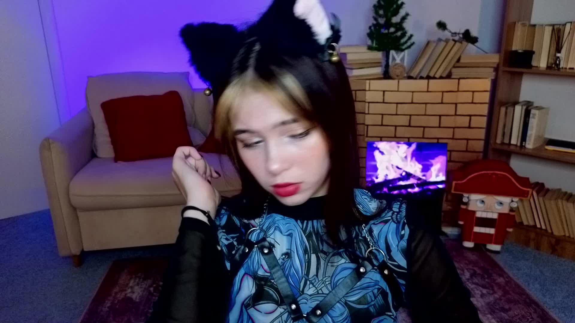 CoralineJones Cam Model Chat December 11, 2025