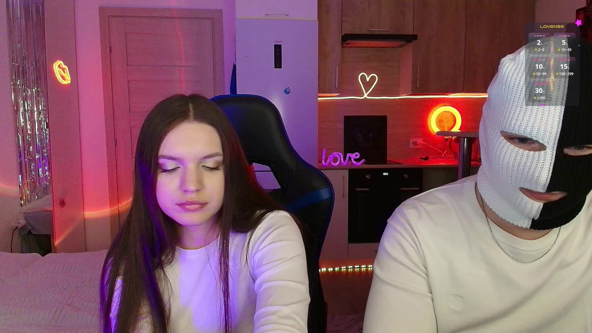 TwiceAsHotXXX Cam Model Chat December 11, 2025