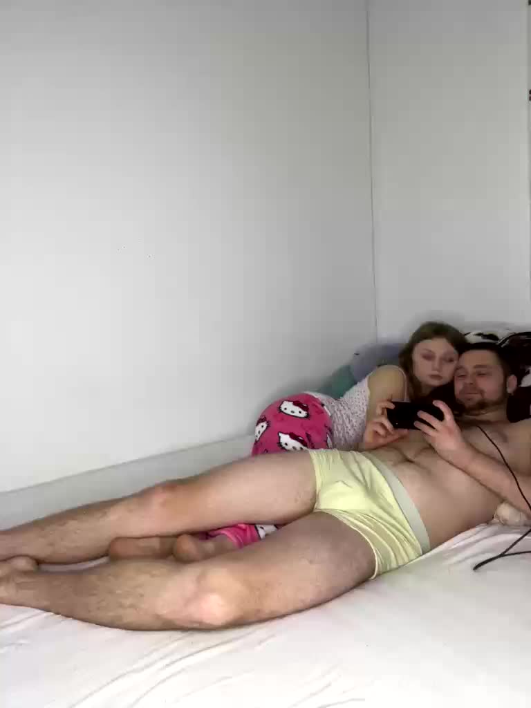 VixyVee Cam Model Chat December 11, 2025