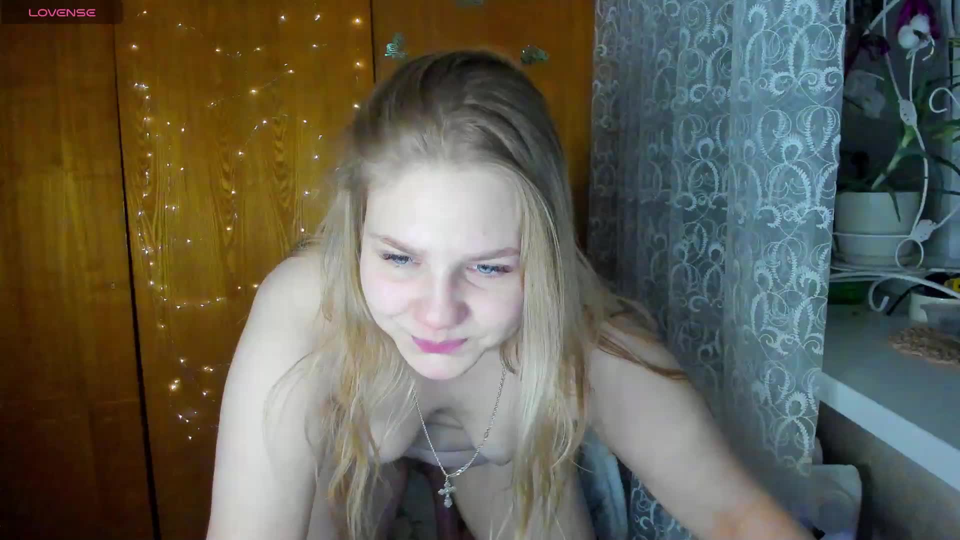 Emma-Frizea Cam Model Chat December 11, 2025