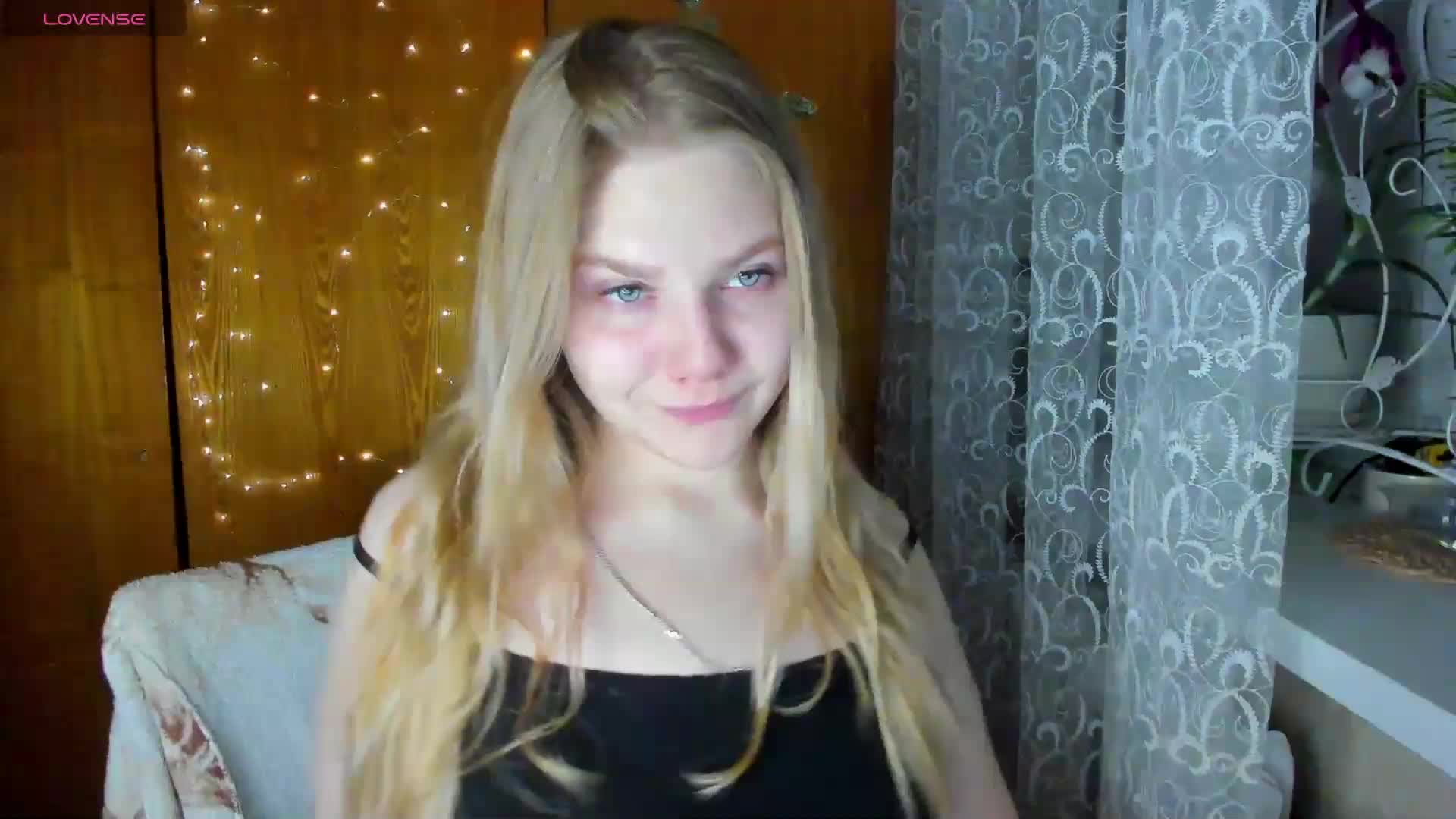 Emma-Frizea Cam Model Chat December 11, 2025