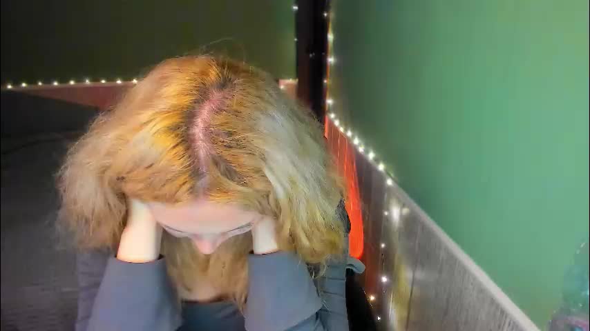 mari_kiku Cam Model Chat December 11, 2025