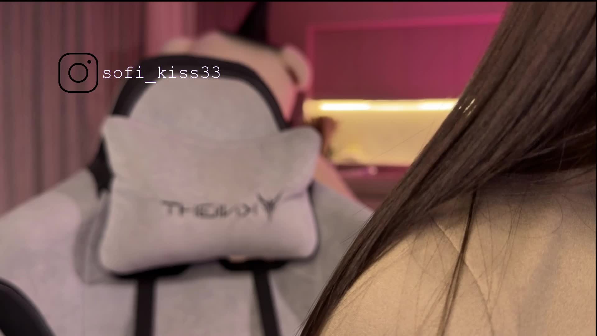 Sofi-Mi Cam Model Chat December 11, 2025