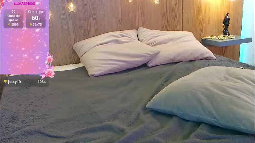 aurora_radiance Cam Model Chat December 12, 2025
