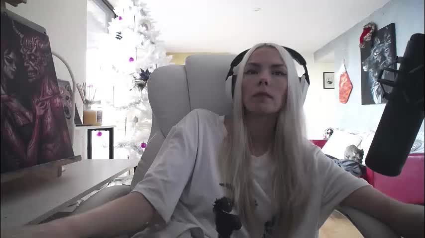 tinykylie Cam Model Chat December 12, 2025