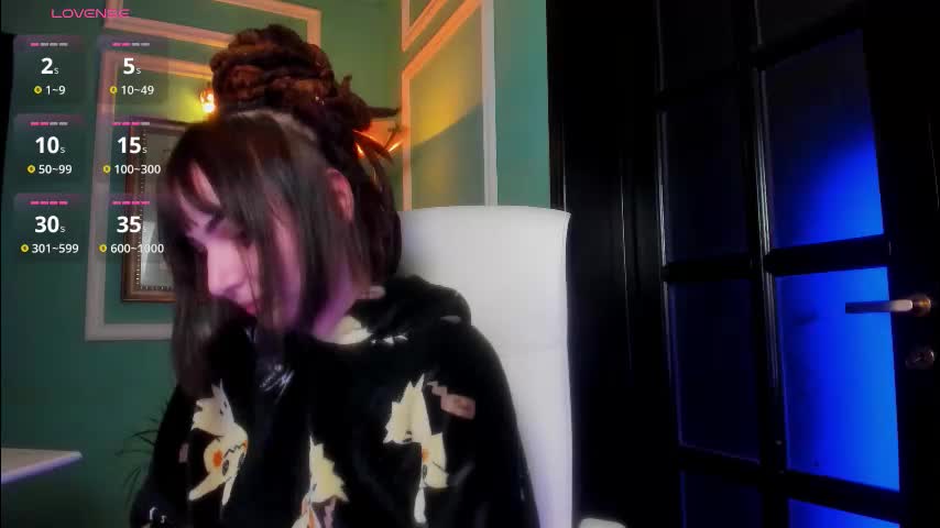 1munique Cam Model Chat December 12, 2025